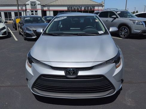 Certified 2025 Toyota Corolla LE FWD image 2