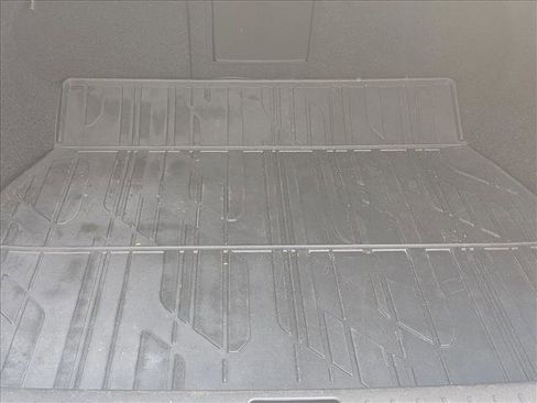 Used 2017 Volvo S60 T5 Inscription Platinum image 6