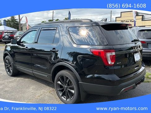 Used 2017 Ford Explorer XLT w/ XLT Appearance Package AWD/4WD image 7