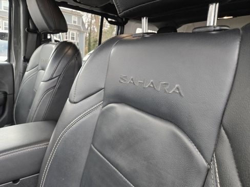 Used 2021 Jeep Wrangler Unlimited Sahara w/ Cold Weather Group image 23