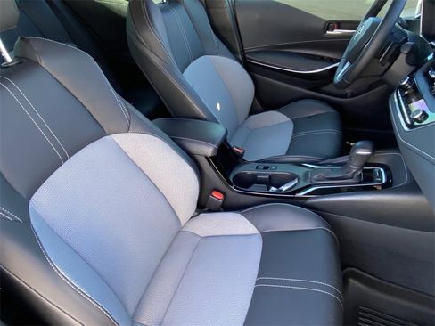 Certified 2025 Toyota Corolla XSE image 13