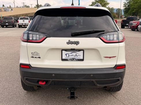 Used 2019 Jeep Cherokee Trailhawk AWD/4WD image 7