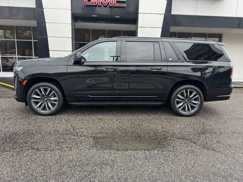 Certified 2023 Cadillac Escalade ESV Sport Platinum image 3