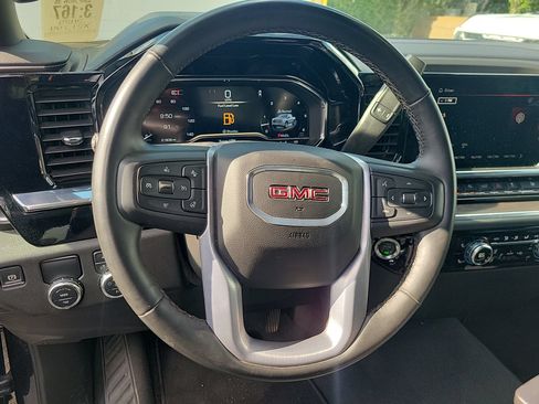 Used 2025 GMC Sierra 1500 SLT RWD image 31