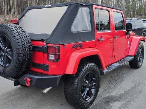 Used 2015 Jeep Wrangler Unlimited Sahara w/ Connectivity Group image 7