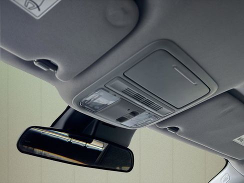 Used 2025 Honda Ridgeline Sport image 35