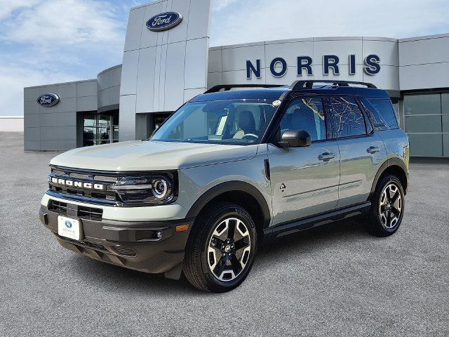 Certified 2024 Ford Bronco Sport Outer Banks w/ Tech Package AWD/4WD image 2
