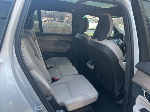 Used 2025 Volvo XC90 B5 Plus image 13