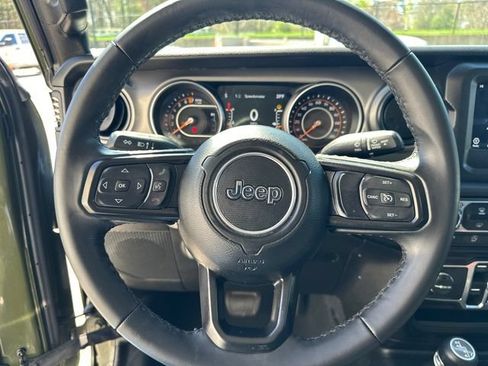 Used 2022 Jeep Gladiator Sport AWD/4WD image 26