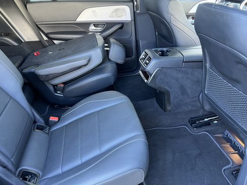 Used 2025 Mercedes-Benz GLS 450 4MATIC image 25