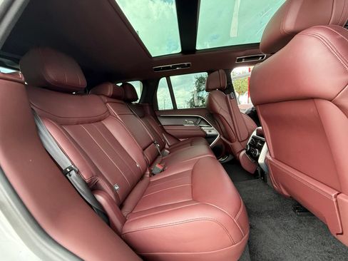 Used 2025 Land Rover Range Rover SE AWD/4WD image 38