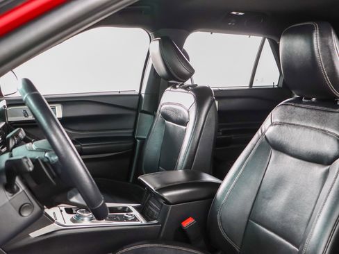 Used 2020 Ford Explorer Limited w/ Class III Trailer Tow Package image 23