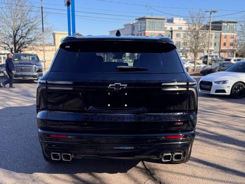 Used 2024 Chevrolet Traverse RS w/ LPO, Floor Liner Package AWD/4WD image 5