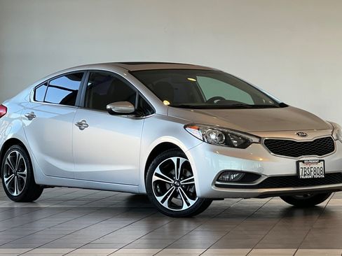 Used 2014 Kia Forte EX w/ Premium Package image 2