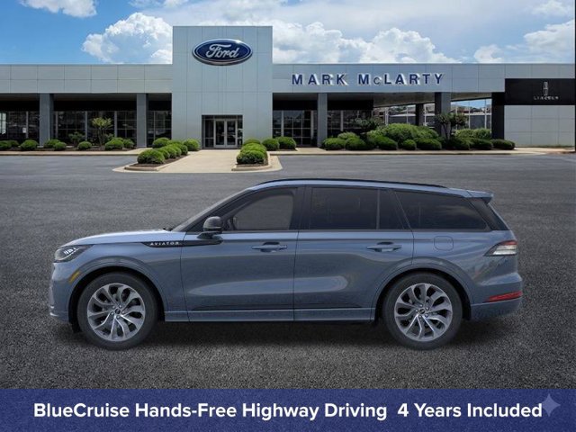 New 2026 Lincoln Aviator AWD w/ Jet Appearance Package image 3
