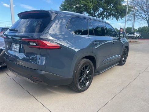 Used 2025 Toyota Grand Highlander AWD image 3