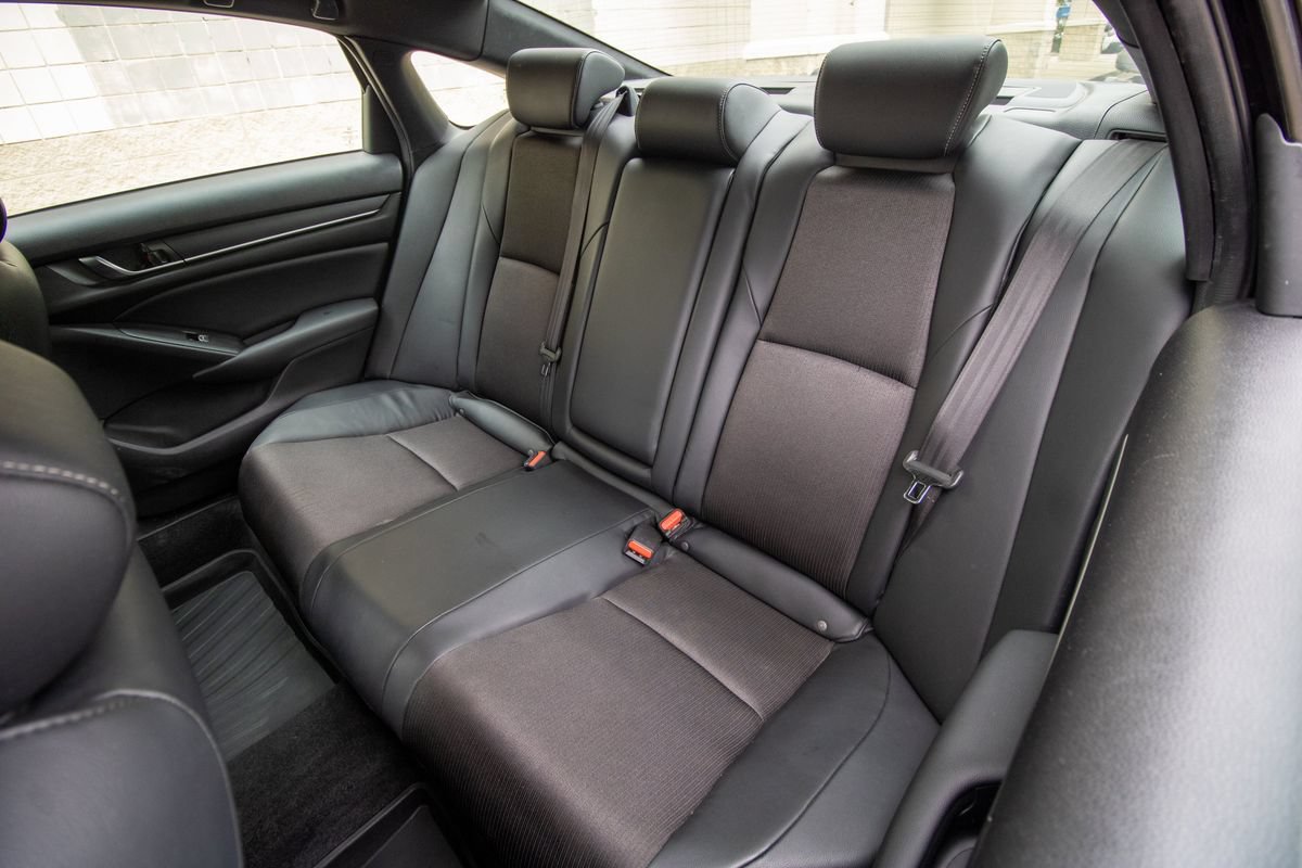 Used 2018 Honda Accord Sport image 17
