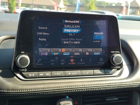 Used 2025 Nissan Rogue S image 22