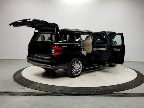Used 2023 Ford Expedition Limited image 15