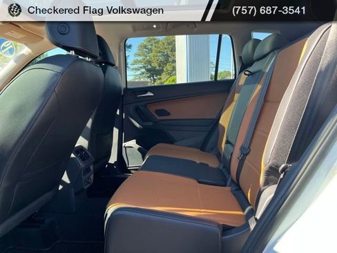 Used 2019 Volkswagen Tiguan SE w/ Panoramic Sunroof Package AWD/4WD image 41