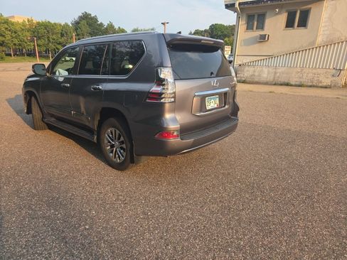 Used 2016 Lexus GX 460 Luxury w/ Preferred Accessory Package AWD/4WD image 9