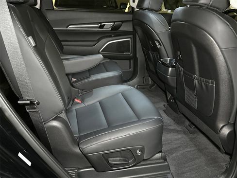 New 2025 Kia Telluride S image 16