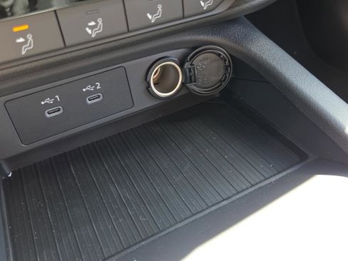 Used 2010 Ford Taurus SEL image 21