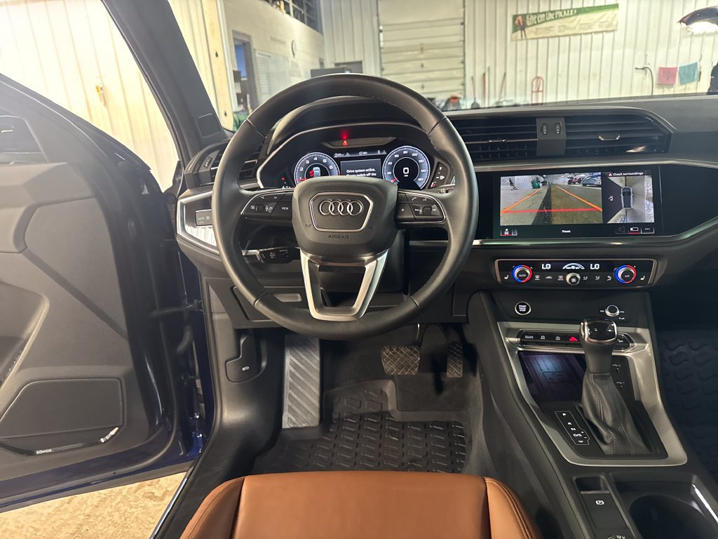 Certified 2025 Audi Q3 2.0T Premium Plus w/ Premium Plus Package AWD/4WD image 19