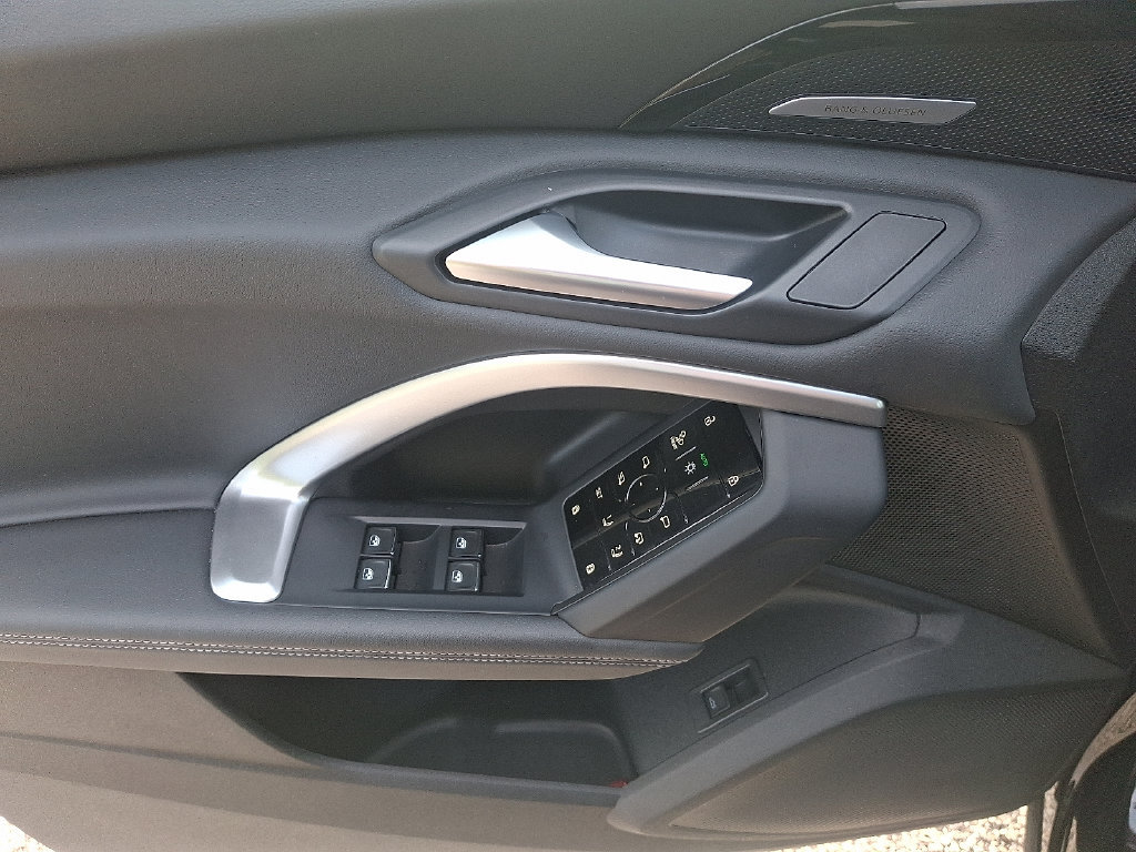 Certified 2025 Audi Q5 Premium AWD/4WD image 13