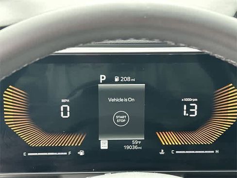 Used 2025 Kia Carnival image 6