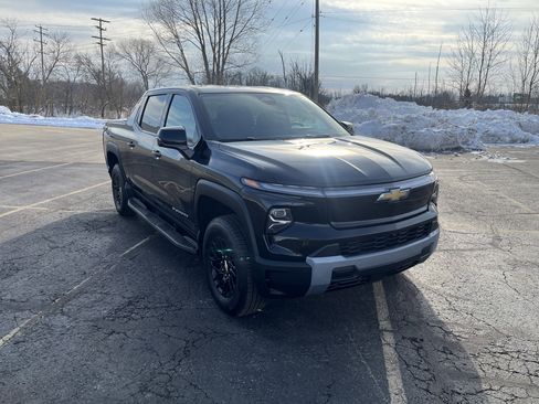 Used 2025 Chevrolet Silverado EV LT image 9