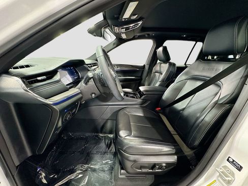 Used 2023 Jeep Grand Cherokee Overland image 13