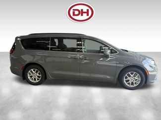 Used 2022 Chrysler Pacifica Touring-L FWD video 2
