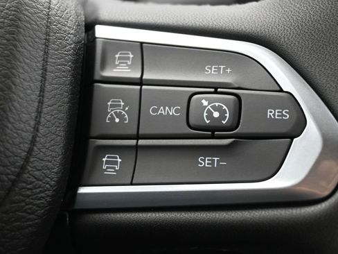 New 2026 Jeep Compass Limited image 21