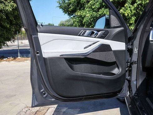 Used 2026 BMW X5 sDrive40i w/ Premium Package RWD image 23