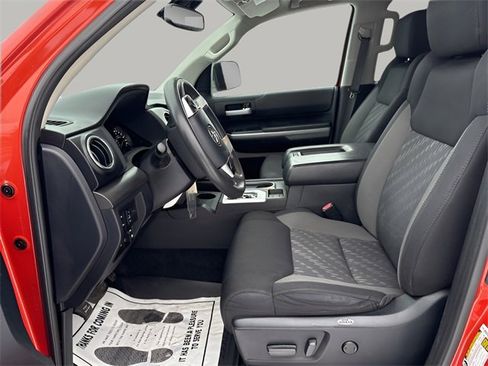 Used 2018 Toyota Tundra SR5 w/ SR5 Upgrade Package image 7
