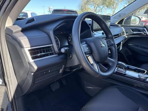 New 2026 Mitsubishi Outlander ES image 22