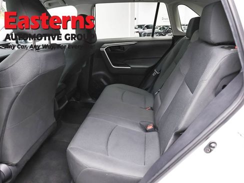 Used 2021 Toyota RAV4 LE FWD image 20