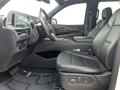 Certified 2021 Cadillac Escalade Luxury image 17