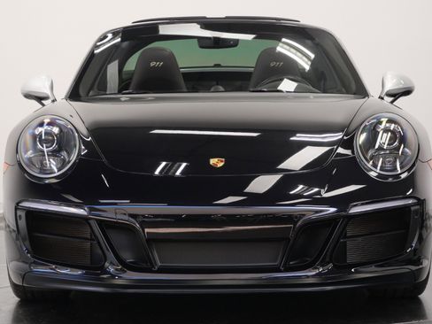 Used 2019 Porsche 911 Targa 4 GTS AWD/4WD image 4