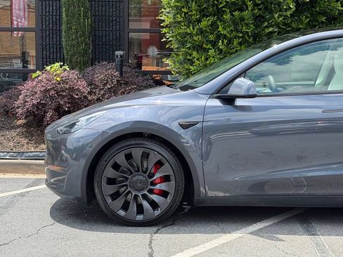 Used 2023 Tesla Model Y Long Range AWD/4WD image 10