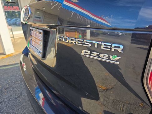 Used 2015 Subaru Forester 2.5i w/ Alloy Wheel Package image 23