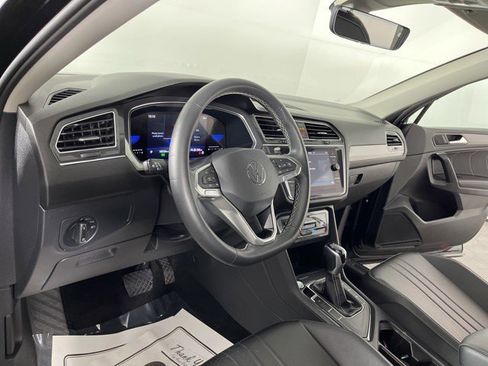 Used 2023 Volkswagen Tiguan SE image 15