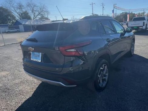 Certified 2025 Chevrolet Trax LT image 8