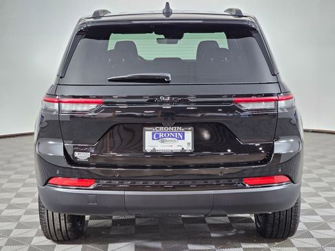 New 2025 Jeep Grand Cherokee Limited image 4