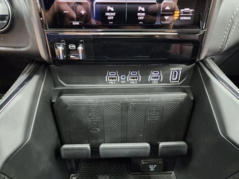 Used 2025 RAM 1500 Limited AWD/4WD image 18