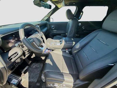 Used 2026 Hyundai Palisade Calligraphy image 16