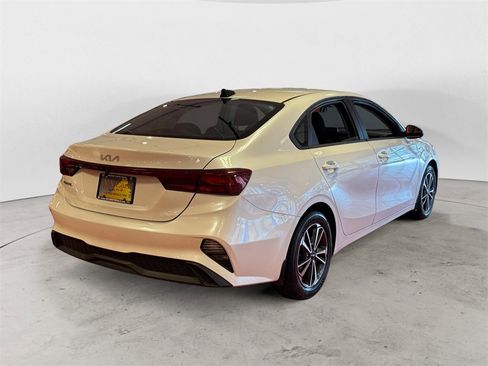 Used 2023 Kia Forte LXS image 3