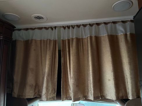 Used 2013 Ford E-450 and Econoline 450 Super Duty w/ Motorhome Prep Pkg image 81