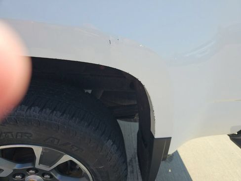 Used 2017 Chevrolet Colorado Z71 AWD/4WD image 6
